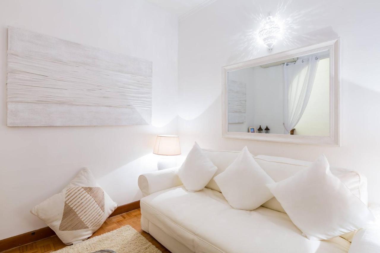 Via Frattina Love Apartment Рим Екстериор снимка