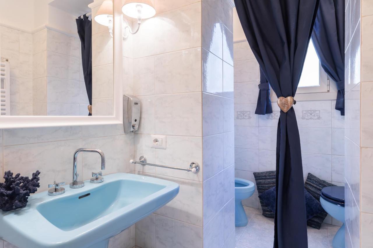 Via Frattina Love Apartment Рим Екстериор снимка
